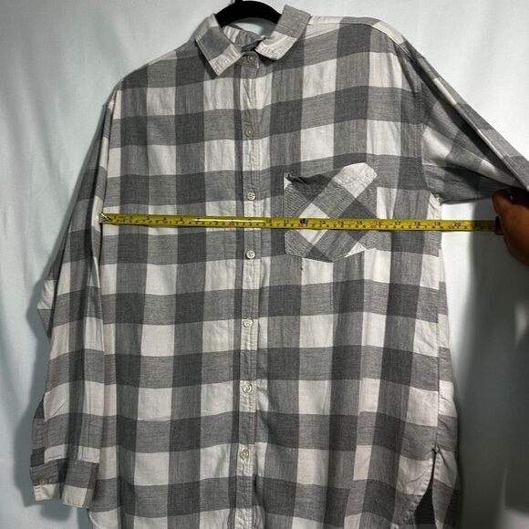 Old Navy, Medium Plaided flannel - Picture 5 of 8